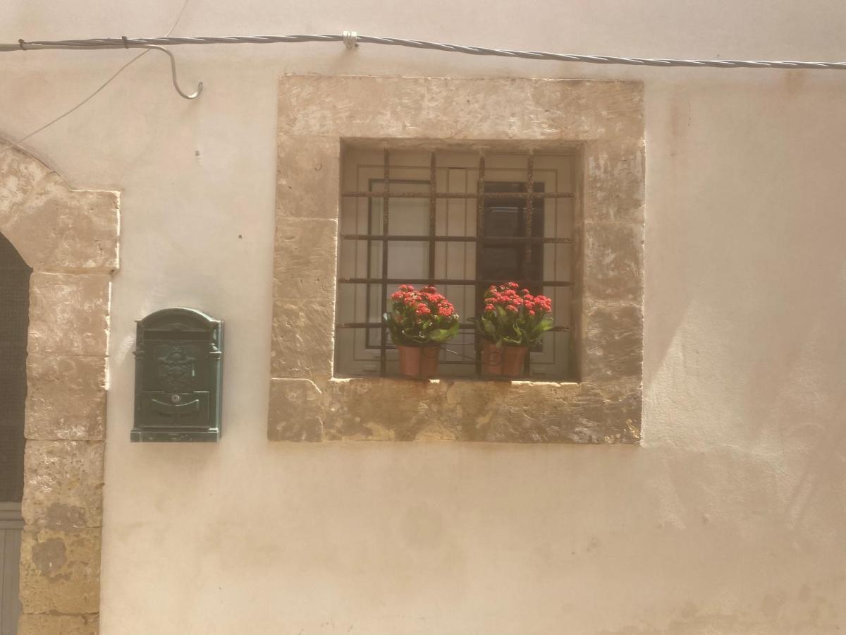 La Naca Piede A Terra Apartment Noto Exterior photo